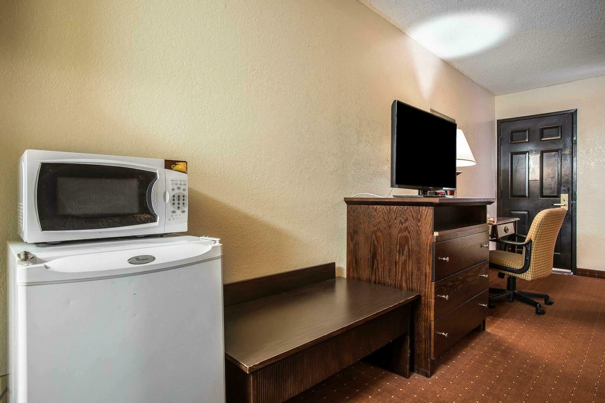 Rodeway Inn North Charleston - Ashley Phosphate Extérieur photo